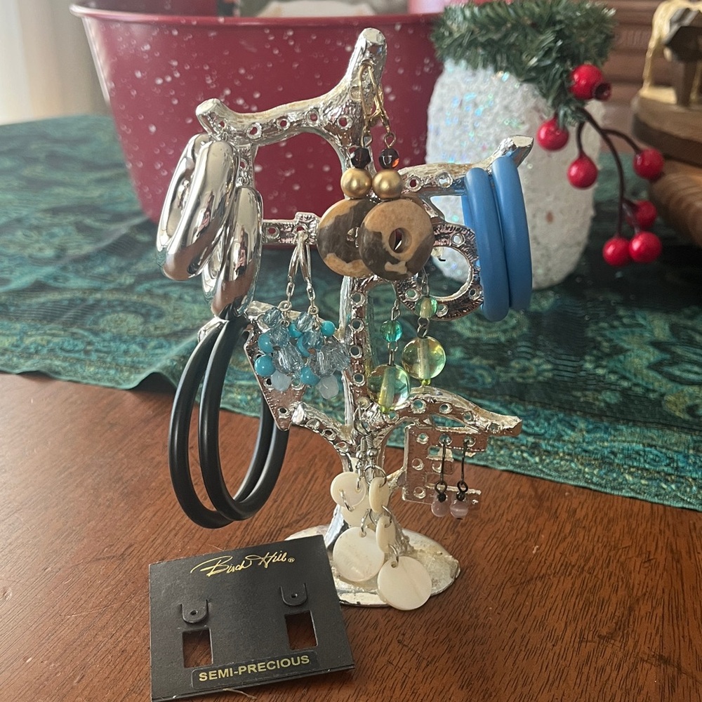 Earrings - 8 pair w/LOVE stand